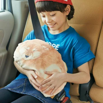 ふんわりやわらか！ スヤスヤ眠る子犬のデザインのシートベルトパッドで子どもにっこり