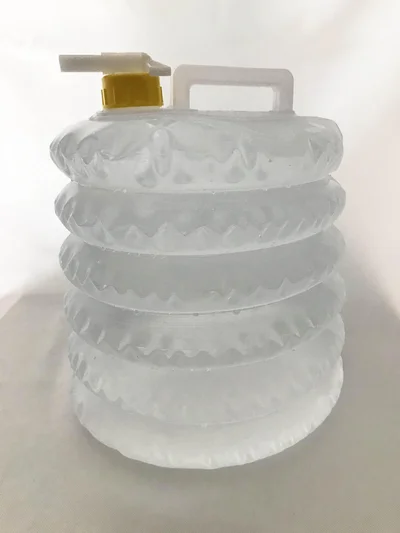 水を入れるとボディ？がグーンと伸びる