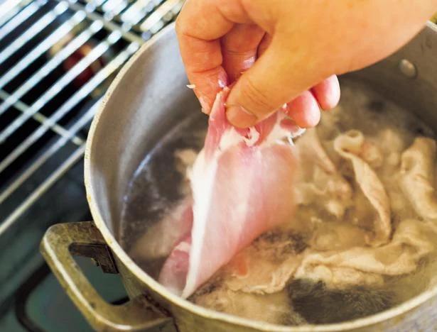 【画像を見る】朝、ゆでた豚肉で晩ごはん