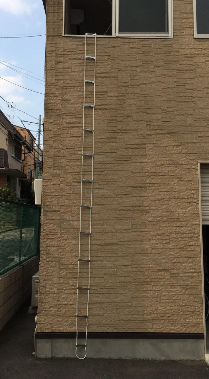 避難ロープ部分は長さ約5ｍ。一般的な戸建て住宅の2階からの避難に使えます