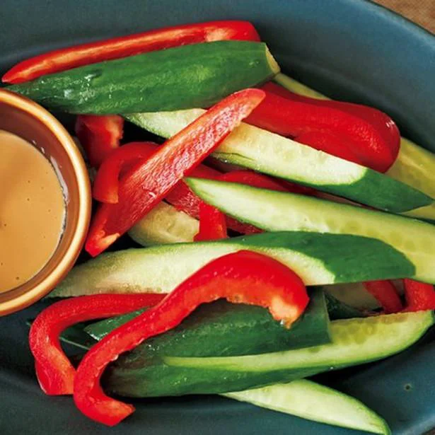 ポリポリ食べられるからおやつ代わりにも!? 野菜スティック5選