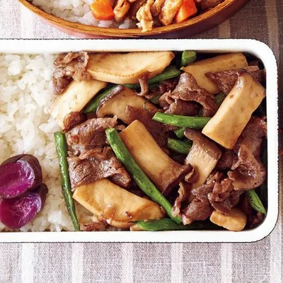 「牛こまきのこの甘辛炒め弁当」