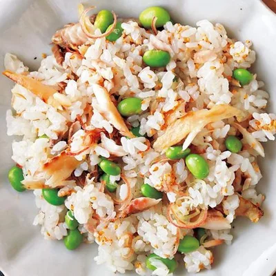 【画像を見る】枝豆の食感がうれしい「あじの干ものと香味野菜の混ぜずし」