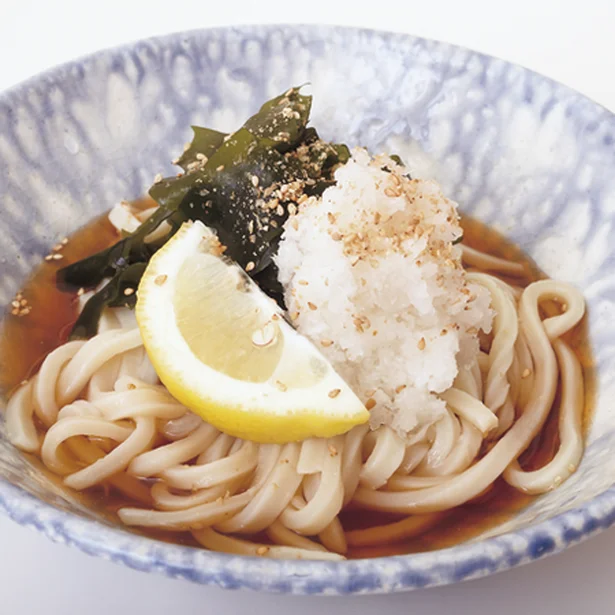 【画像を見る】酸味がさわやか！「レモン風味の冷やしわかめうどん」