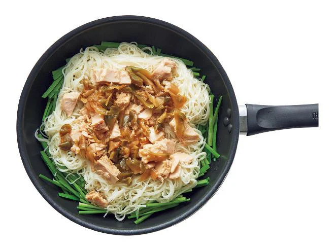 主食級の食べごたえ! うまみを吸い込んだ麺&はるさめの絶品炒め