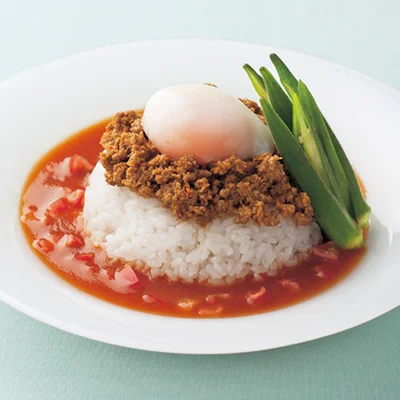 【画像を見る】りんごジュースがかくし味！「冷やしキーマカレー」