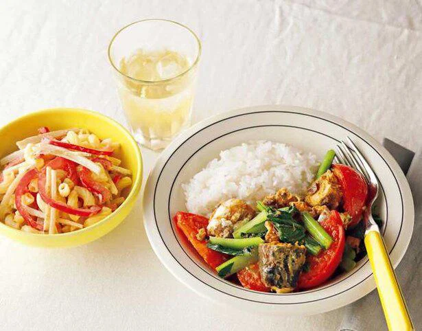 「「さば缶と小松菜のカレー炒め」の献立」