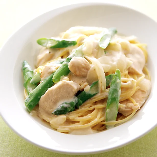 「チキンとアスパラのクリームパスタ」