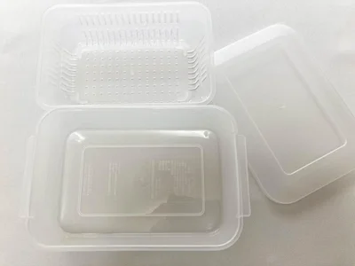 【写真を見る】取り外し可能なザルが容器にセットされているのがミソ！