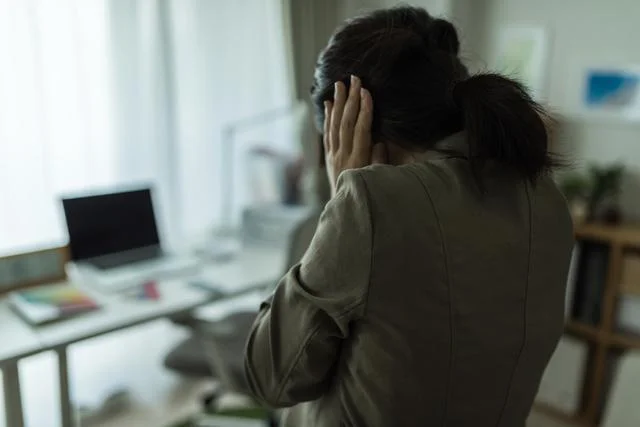 一度は静かになったのに、上の階の騒音がヒドすぎる！再び管理会社に注意してもらってもいい？【お悩み相談】