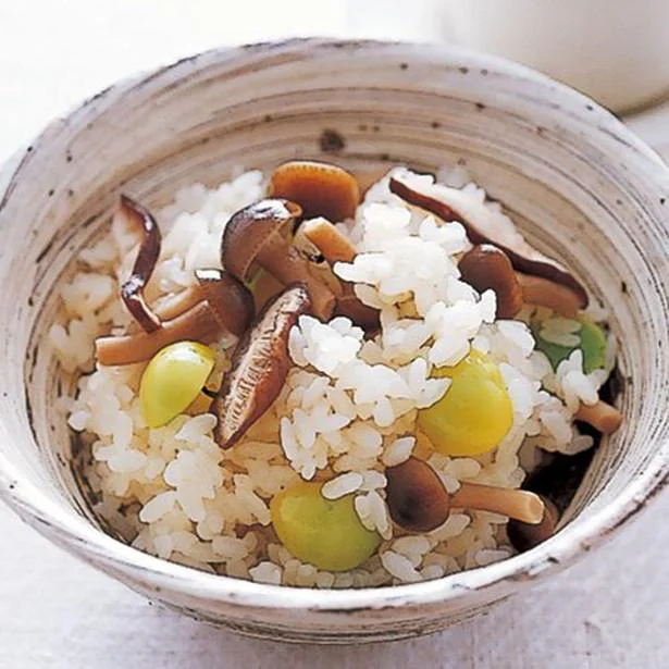 【画像を見る】炊飯器におまかせでOK！「きのこご飯」