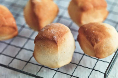 焼き立てがたまらない！「基本のこねないパン」