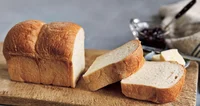 話題のパンもおうちで焼けちゃう♪ ふんわ〜り生食パンをこねずに作ろう！【こねないパン(5)】