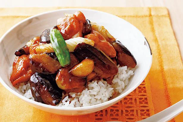 休日のランチやさっとすませたい夕食に手早く作れる「なすのひと皿ごはん」