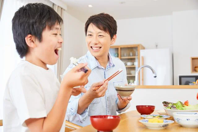 食事は親子のコミュニケーションのツールの1つ。「食事は楽しい」という習慣を子どもの身につけてもらうことが大切