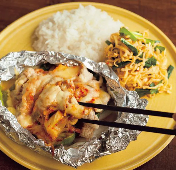 焦げ付いたチーズを洗う必要なし！ホイル焼きで楽しむチーズタッカルビ風献立