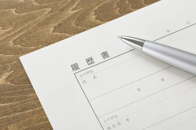 夫が病気のため無職に。今後の生活のためにバイトから正社員に転職すべき？【お悩み相談】