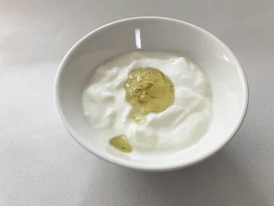 無糖のヨーグルトのトッピングにしても
