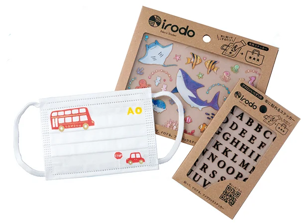 上から:irodo ファブリックステッカー アクアリウム ¥470、アルファベット(セリフ)ブラック ¥360/扶桑