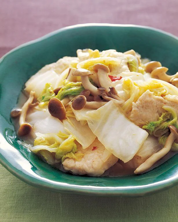 すぐ食べたいときに少ない材料でパッと作れる「白菜」の塩味炒め物３選
