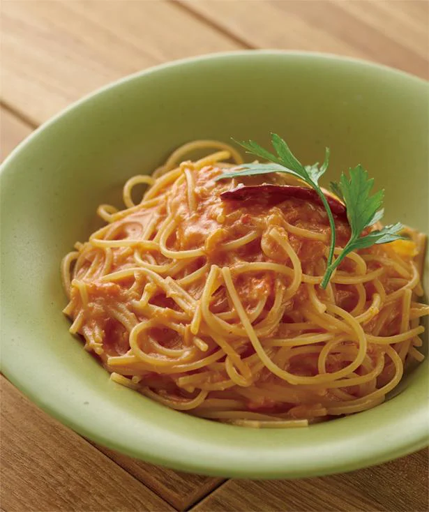 フライパン一つでごちそうパスタ かに缶のトマトクリーム めんどうな日でも作りたくなる極上イタリアン 5 レタスクラブ