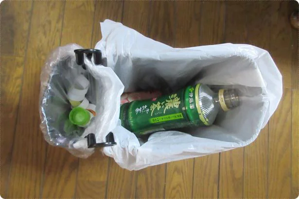 「ゴミ袋止めクリップ」ならペットボトルとキャップを1つのゴミ袋で！