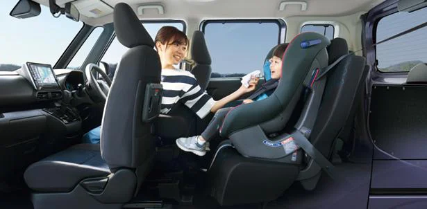 広々とした車内