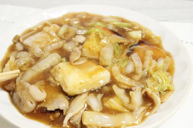 おもちは中華風にしてもイケる！ 「白菜ともち、豚肉のオイスターあん」