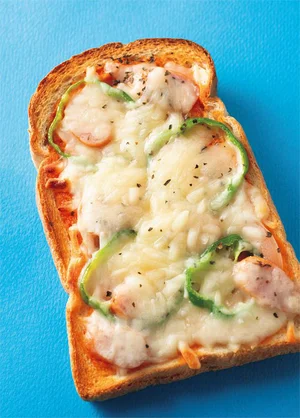 これぞ鉄板！インスタでも大人気の「ミックス野菜のピザパン」　冷凍保存de朝ごパン(2)