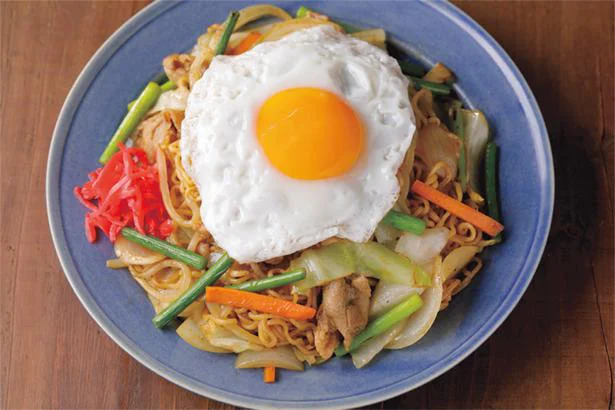 まさかこう来たか！「袋麺のスタミナにんにくみそ焼きそば」