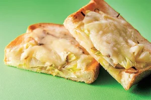 簡単なのに止まらないおいしさの「やみつきキャベツトースト」　冷凍保存de朝ごパン(8)