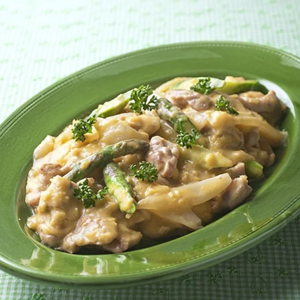 牛乳で代用OK！優しい味わいのまろやかなとり肉のクリーム煮5選