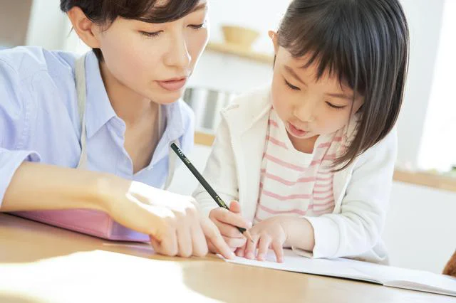 「やる」と言いつつなかなかやらない。子どもに学習習慣を身につけさせるには？【小川大介先生の子育てよろず相談室】