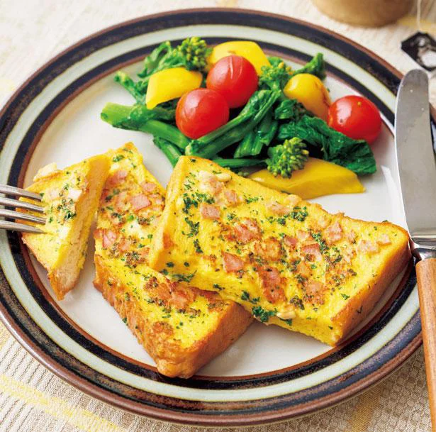 フライパンで手軽においしい♪ あったか食パンレシピ2選