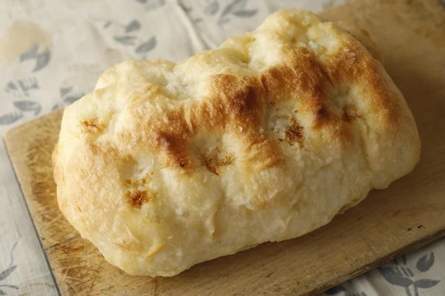 ただ材料を混ぜるだけ！成形いらずで初心者OKの「どでか! パン」を作ろう