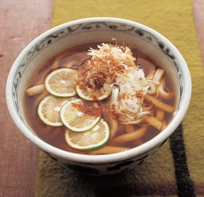 さっぱり食べられる「すだちうどん」