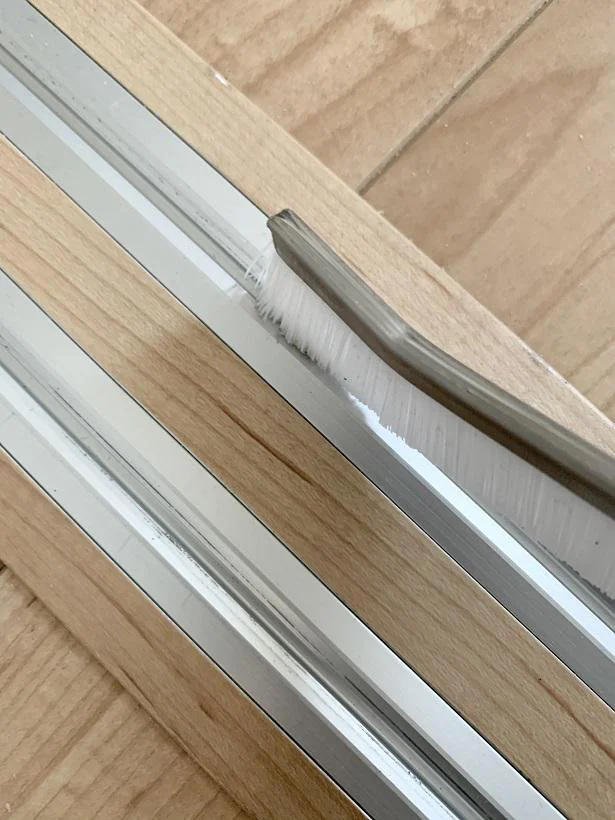 室内ドアのレールだってキレイに!