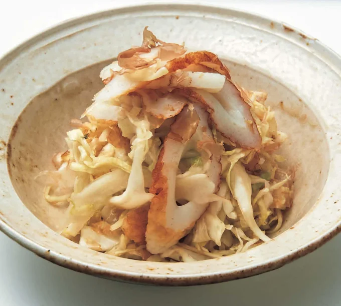 魚のうまみをプラス!「酢キャベツとちくわのおかかあえ」