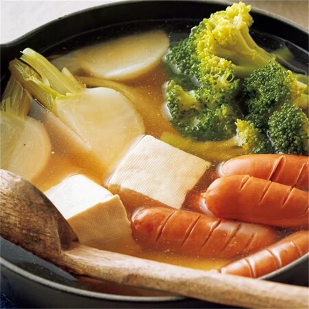 【画像を見る】ガーリックマヨだれで食べる「ポトフ風湯豆腐」