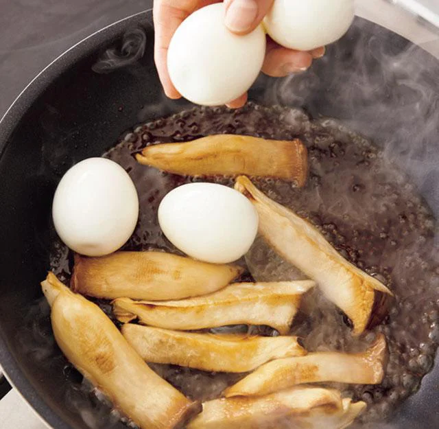 ゆで卵とエリンギの照り炒めの作り方