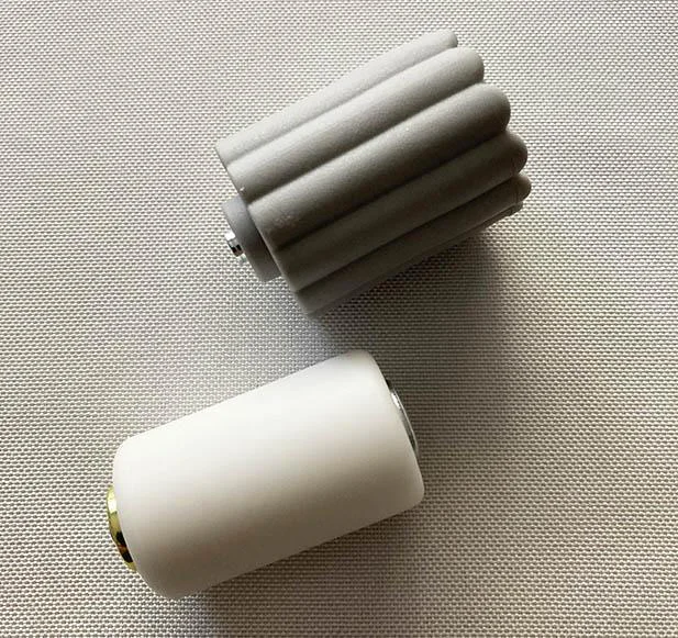 +極が出るように差し込めばOK