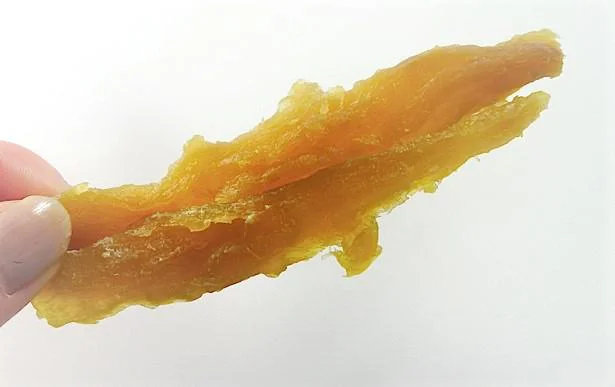 切り落としは、平切りしたサツマイモの端っこをカットしたもの。味は変わらないのに、超お買い得!