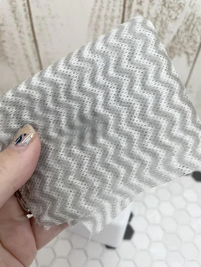 ほどよい量の洗剤が付近にしみこみます