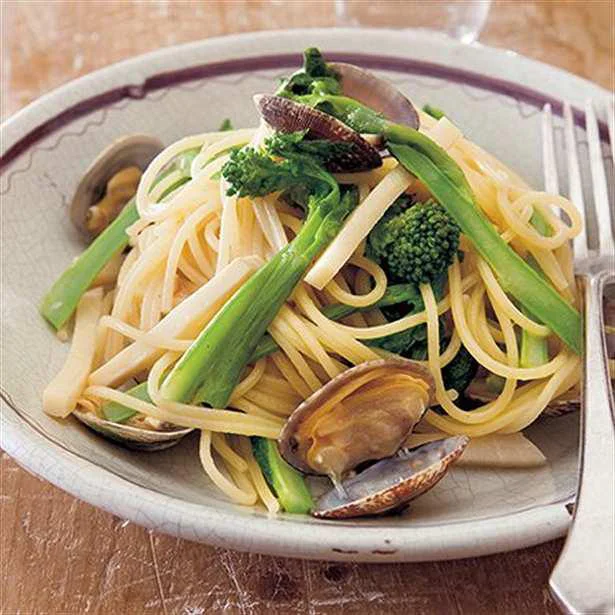 身がぷっくりと肉厚になる今が食べごろ。うまみたっぷり本格あさりパスタ