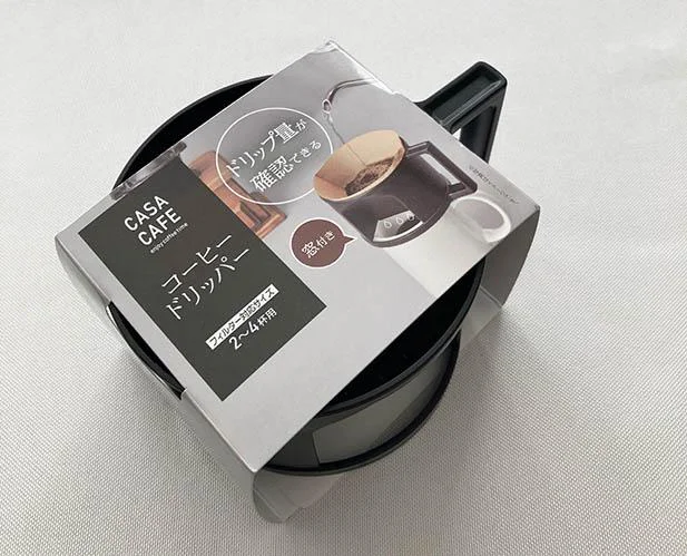 窓のおかげでお湯の注ぎすぎを防げる！【セリア】の「コーヒードリッパー」