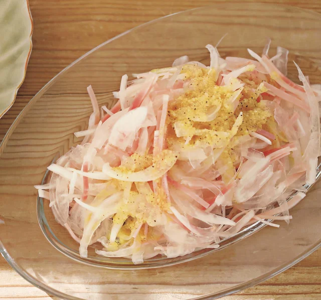 春はすぐそこ！ 旬の新玉ねぎを楽しむシャキシャキサブおかず【新玉ねぎのささっとおかず(1)】