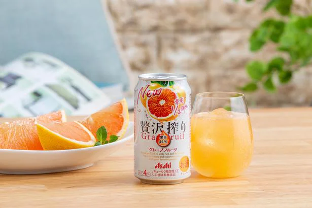果実味アップで食べごろのおいしさ! リニューアルした「贅沢搾り」でおうち時間をちょっとリッチに