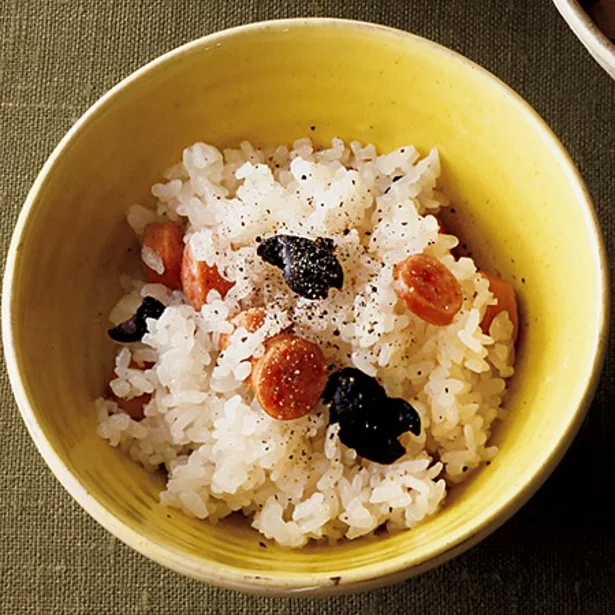 おかわり続出！おかずが少ない日に助かる変わり炊き込みご飯5選
