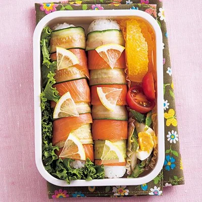 おうちでピクニック気分♪ 目にもおいしいアイデアがいろいろ！ 華やかな春のお弁当５つ