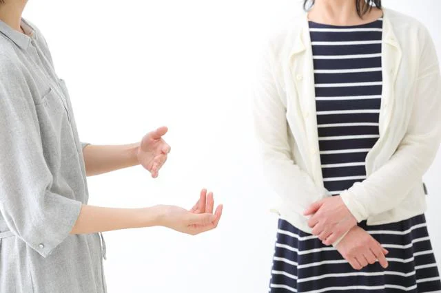 中途入社の新人さんと先輩の関係がギクシャク中。良好にするにはどうしたらいい？【お悩み相談】